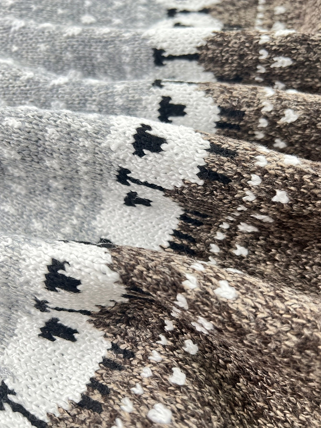 SUENTA Roque | Kuscheliger Grobstrickpullover mit Schaf-Jacquardmuster für Damen