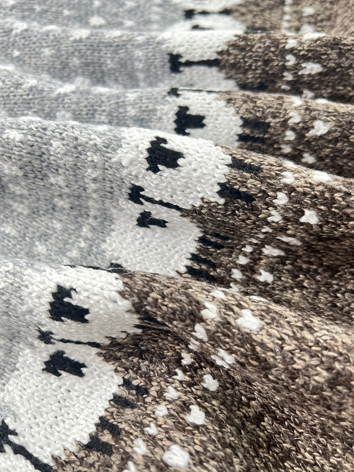 SUENTA Roque | Kuscheliger Grobstrickpullover mit Schaf-Jacquardmuster für Damen