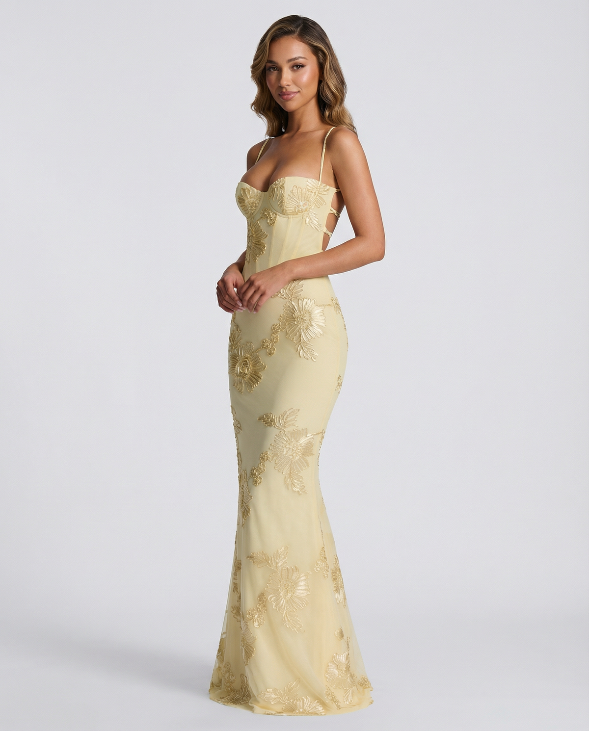 SUENTA Abendkleid mit Blumenmuster – Elegantes rückenfreies Design für Hochzeitsgäste oder besondere Anlässe