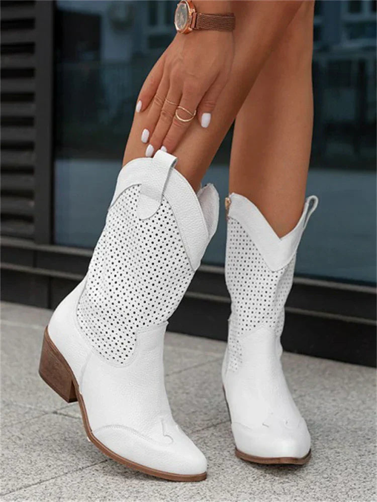 SUENTA Flōre | Damen Cowboystiefel mit Lochmuster Kurzschaft – Luxus Westernstiefel & Elegante Lederstiefelette