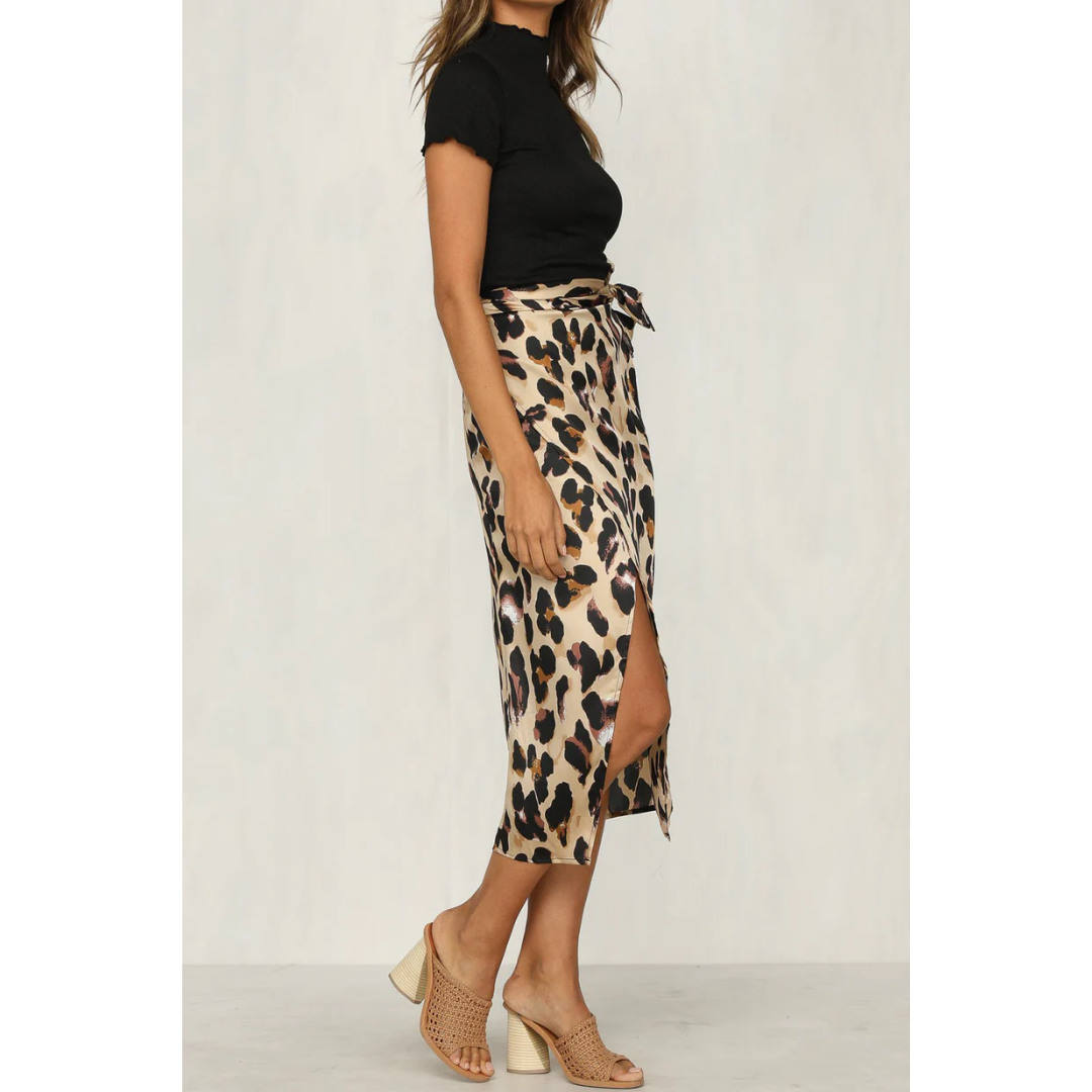 SUENTA Vyssion | Damen Wickelrock – Leopardenmuster, Offener Schlitz & Feminine Eleganz