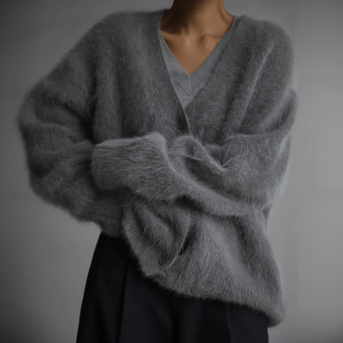 Amore | Damen Trendige Flauschige Strickjacke mit Knopfleiste