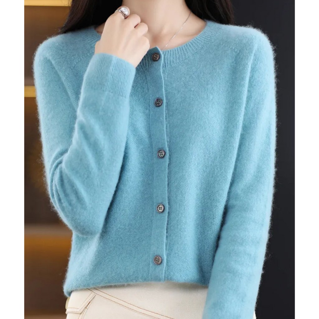 SUENTA Flōre | Damen Strickjacke | Rundhals & Knopfverschluss für zeitlose Wärme Hellblau