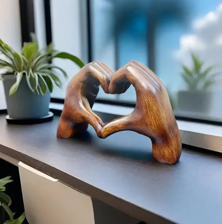 WarmHeart – adorno de corazón de madera hecho a mano como símbolo del amor