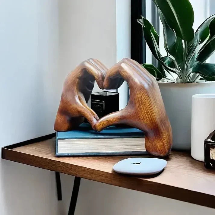 WarmHeart – adorno de corazón de madera hecho a mano como símbolo del amor