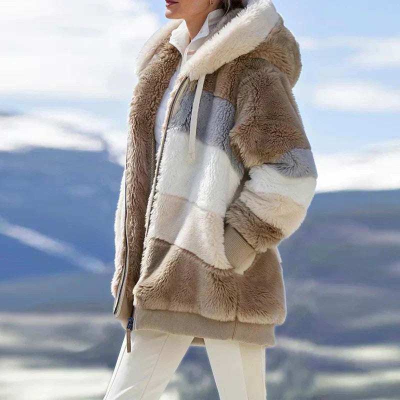 Luna | Chaqueta de invierno para mujer con diseño de bloques de color y capucha